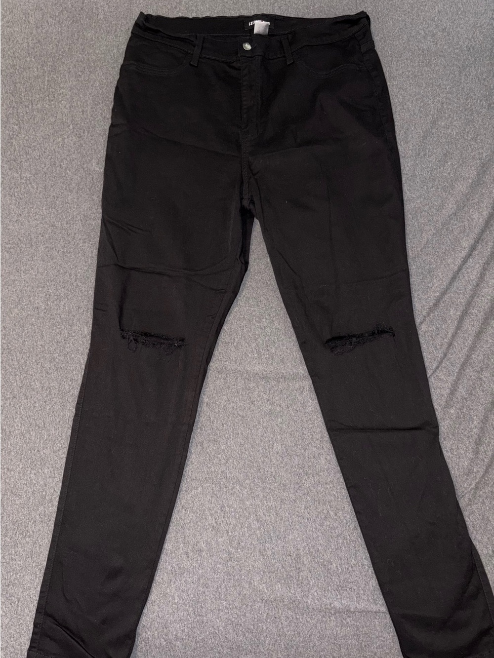 Fashion nova Black Women’s Distressed Skinny Jeans